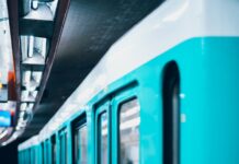 지속 가능한 환경을 위한 실천법 shallow focus of train